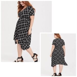 Torrid Black Plaid Challis Sharkbite Shirt…